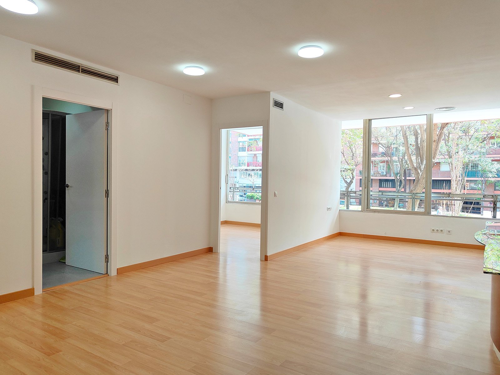 Salón comedor piso en venta Rambla Brasil, Sants-Montjuïc, Barcelona