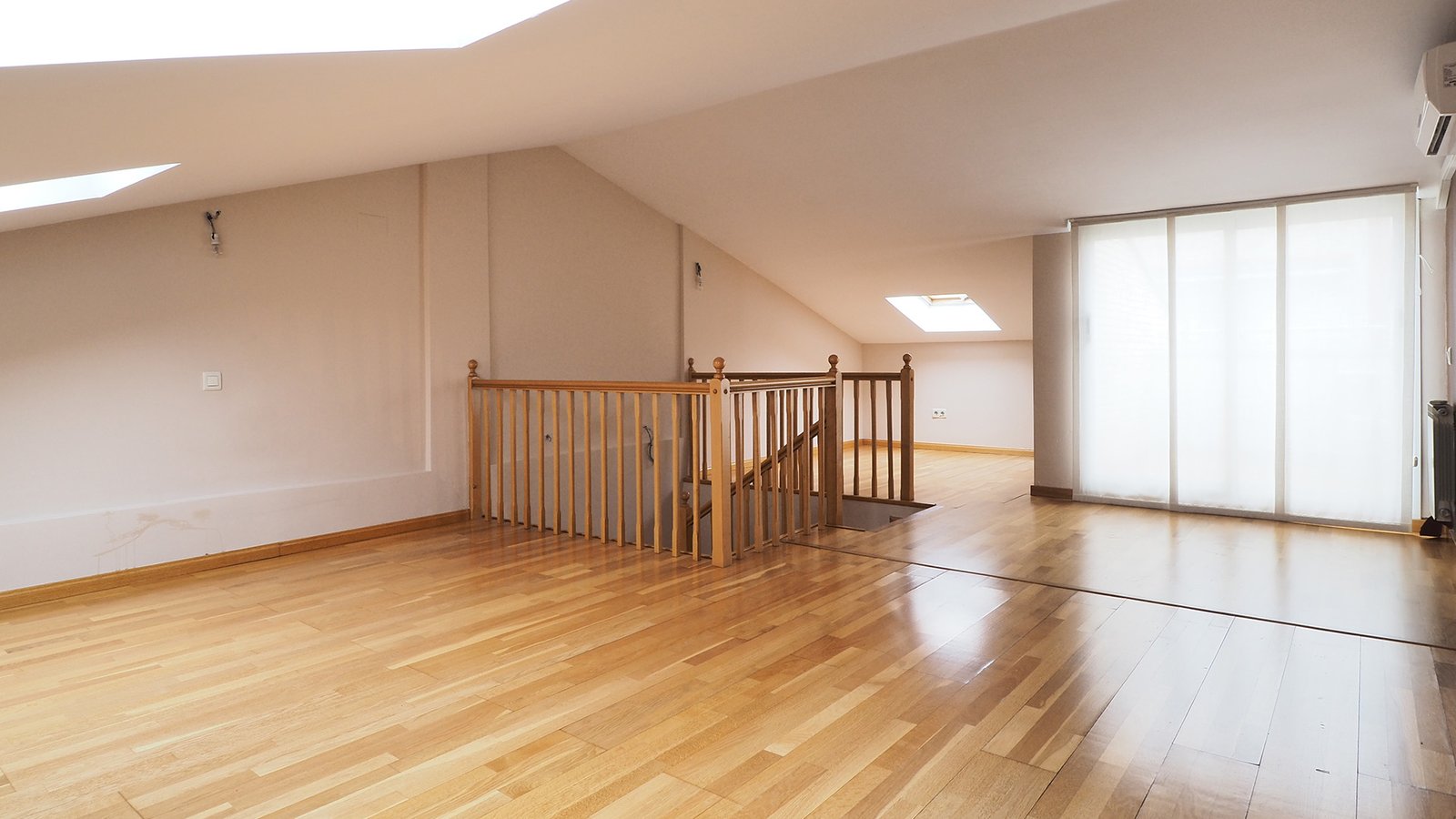 Buhardilla adosado en venta en Rubi, Barcelona