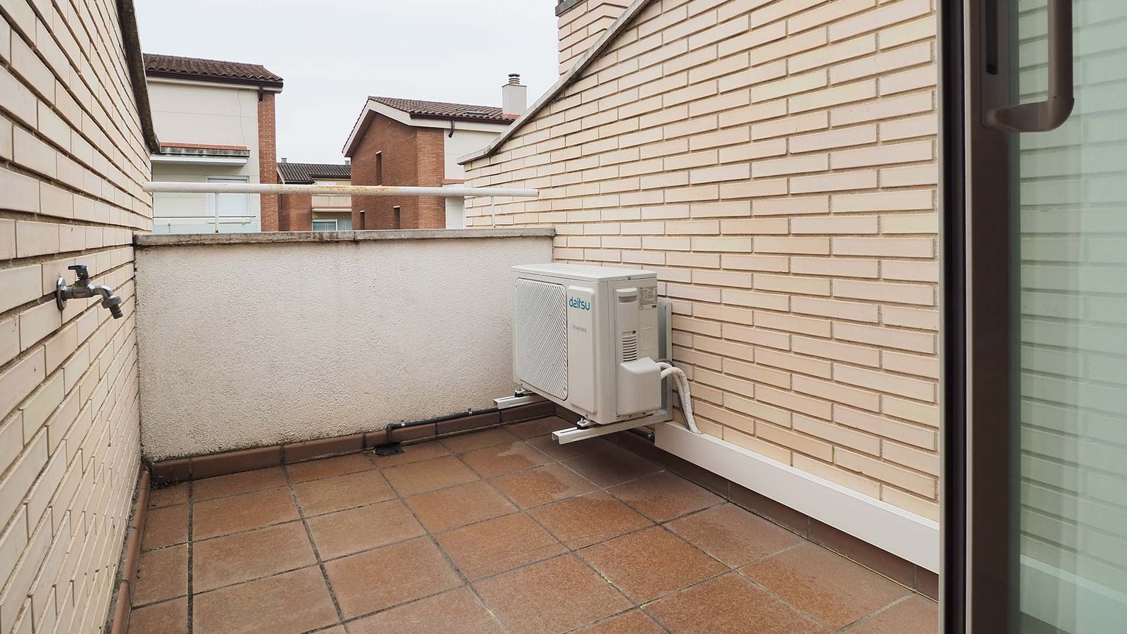 Terraza adosado en venta en Rubi, Barcelona