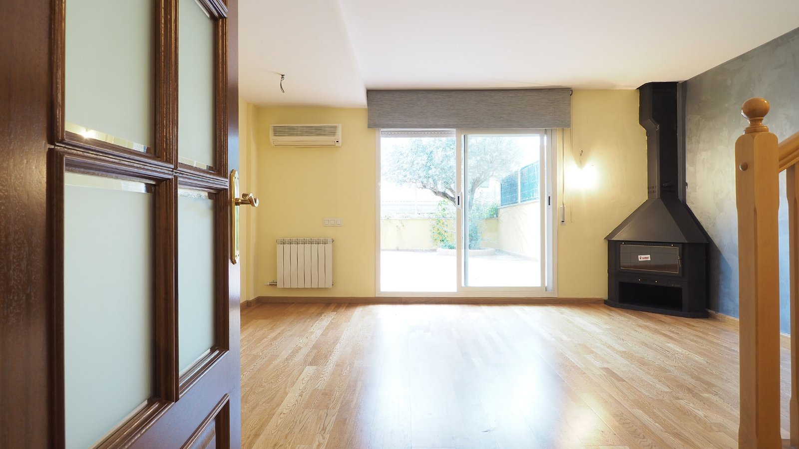 Salón adosado en venta en Rubi, Barcelona