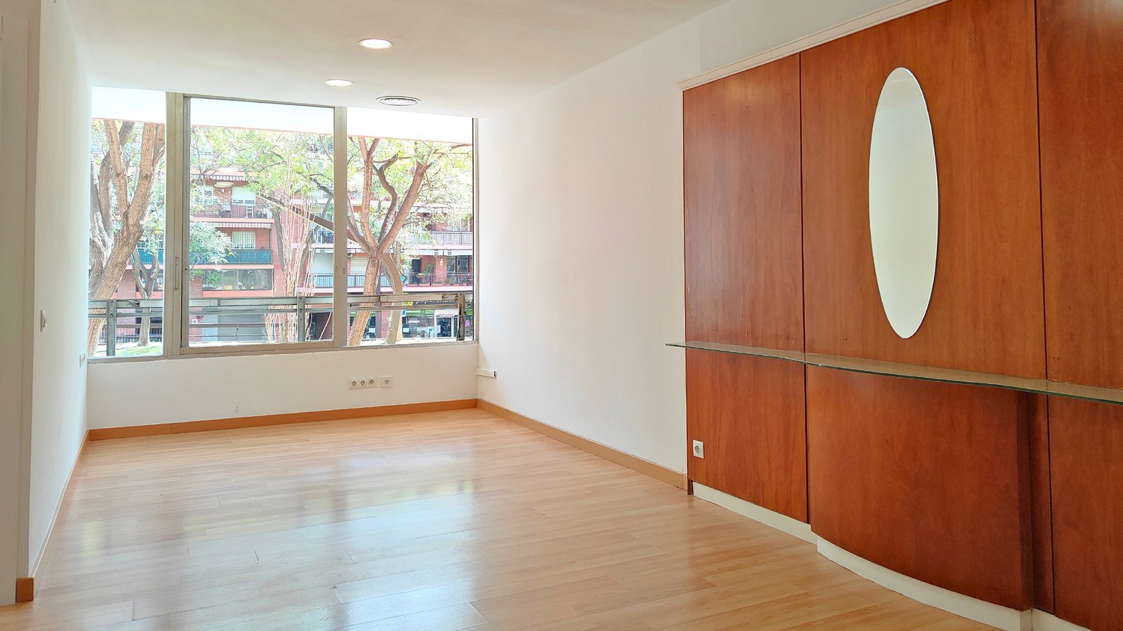 Salón comedor piso en venta Rambla Brasil, Sants-Montjuïc, Barcelona