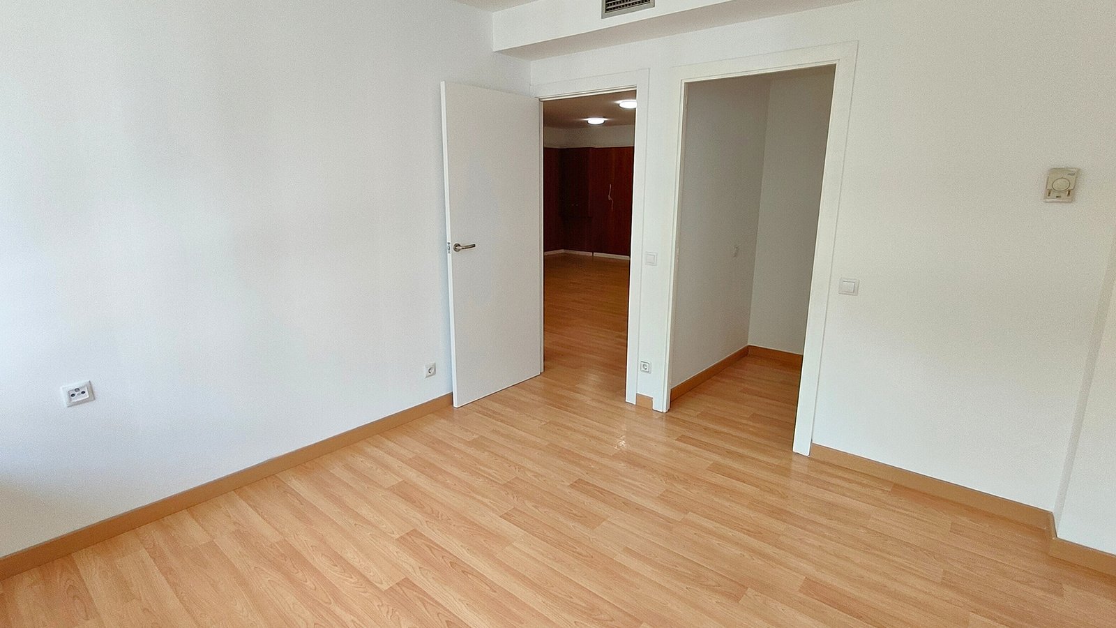 Dormitorio con vestidor piso en venta Rambla Brasil, Sants-Montjuïc, Barcelona