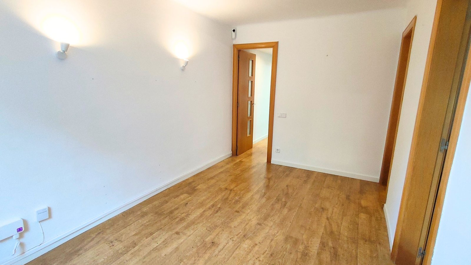 Salón comedor de piso en venta en el barrio del Carmel en Barcelona