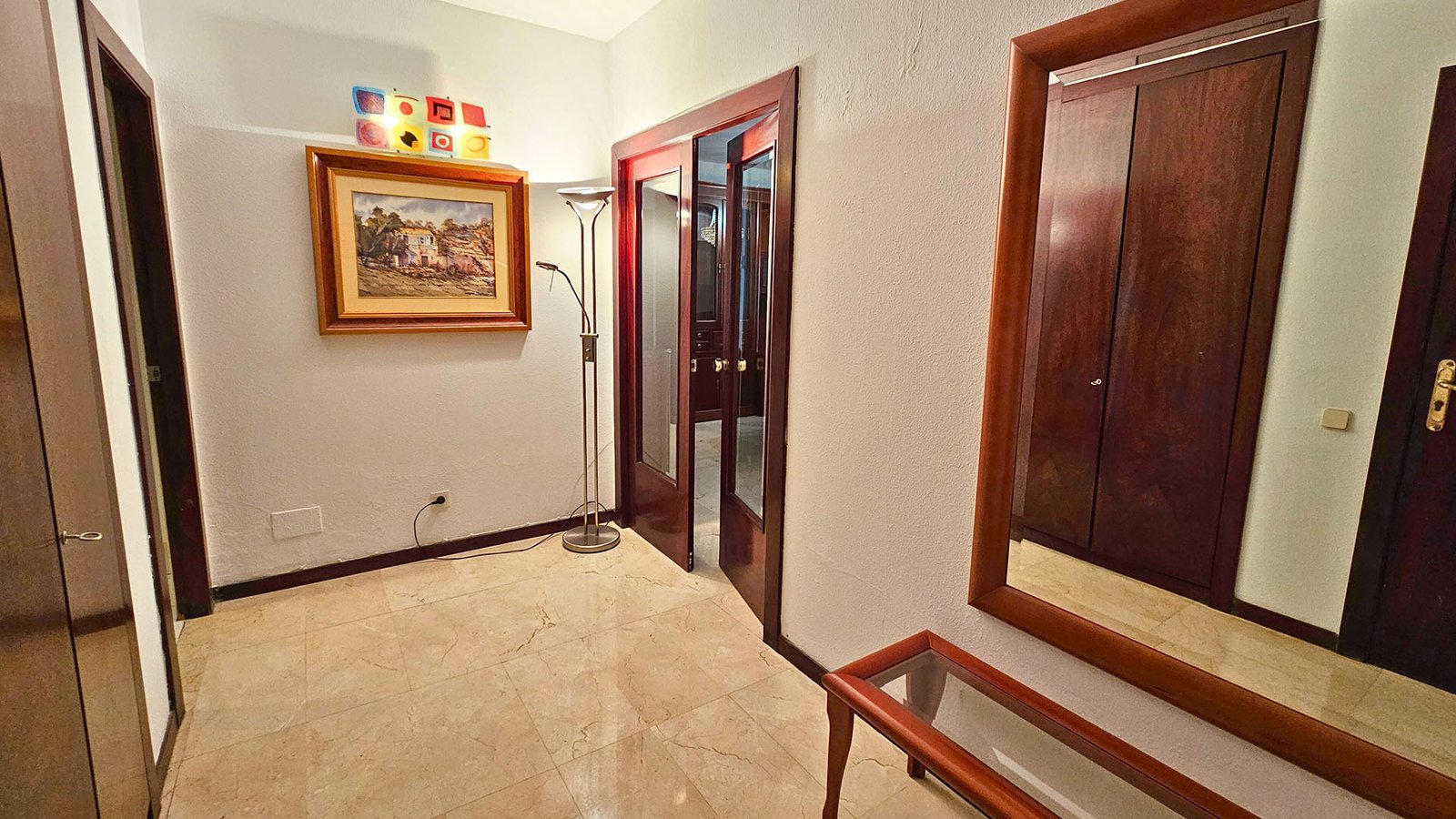 Distribuidor en venta calle Rosello, barrio de Eixample, Barcelona