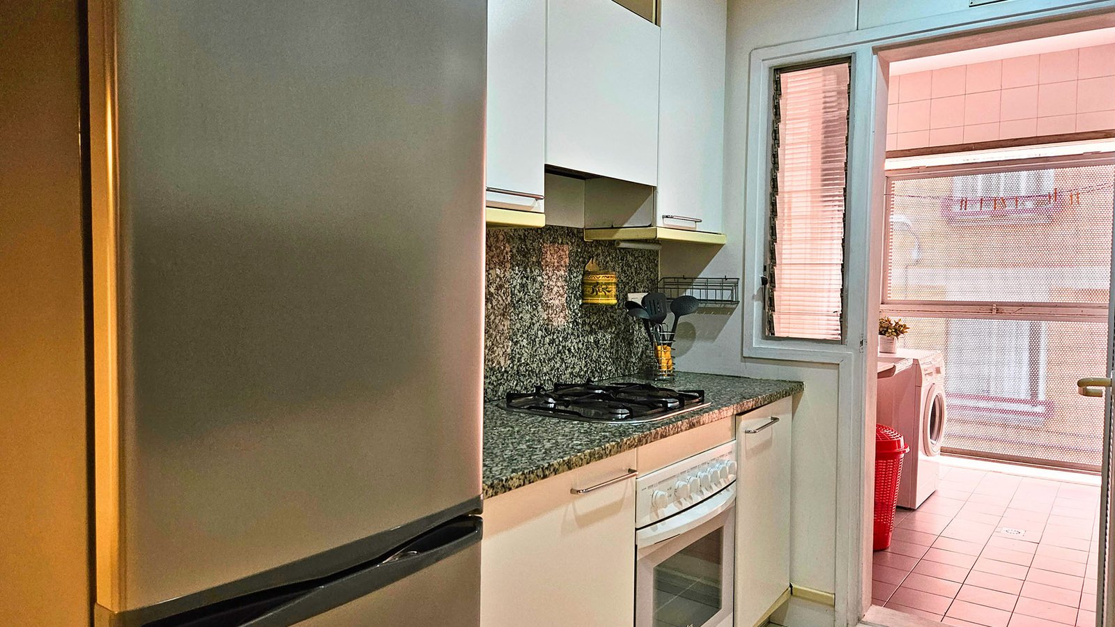 Cocina piso en venta calle Rosello, barrio de Eixample, Barcelona