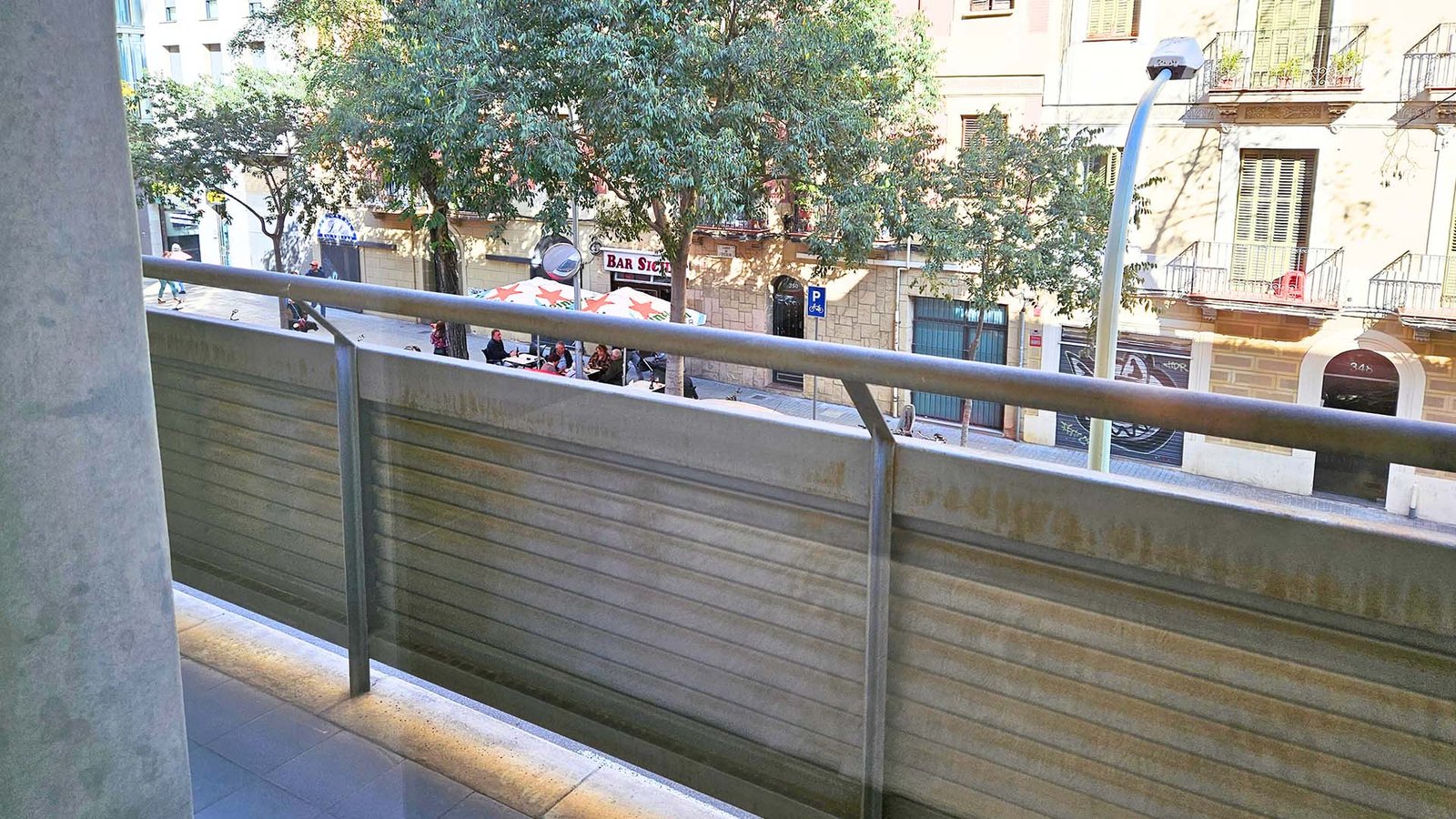 Terraza piso en venta calle Rosello, barrio de Eixample, Barcelona