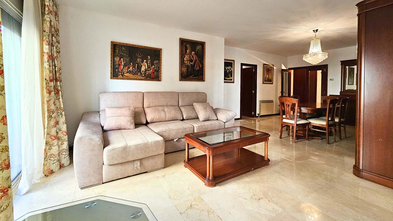 Salón en venta calle Rosello, barrio de Eixample, Barcelona