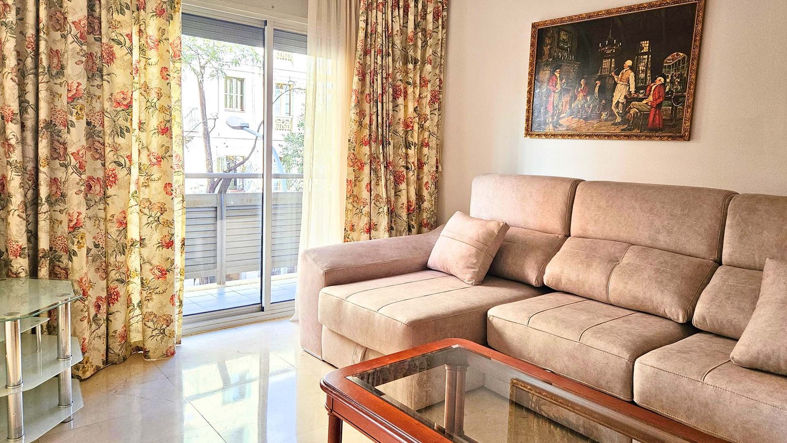 Salón piso en venta calle Rosello, barrio de Eixample, Barcelona