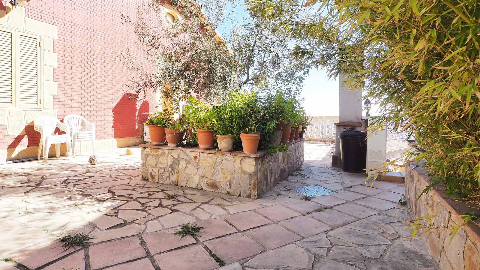 Terraza jardin duplex en venta en el barrio de Singuerlin, Santa Coloma de Gramanet