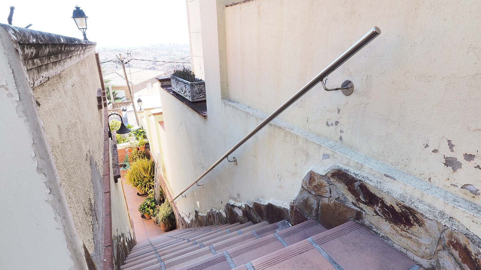 Escaleras duplex en venta en Singuerlin, Santa Coloma de Gramanet