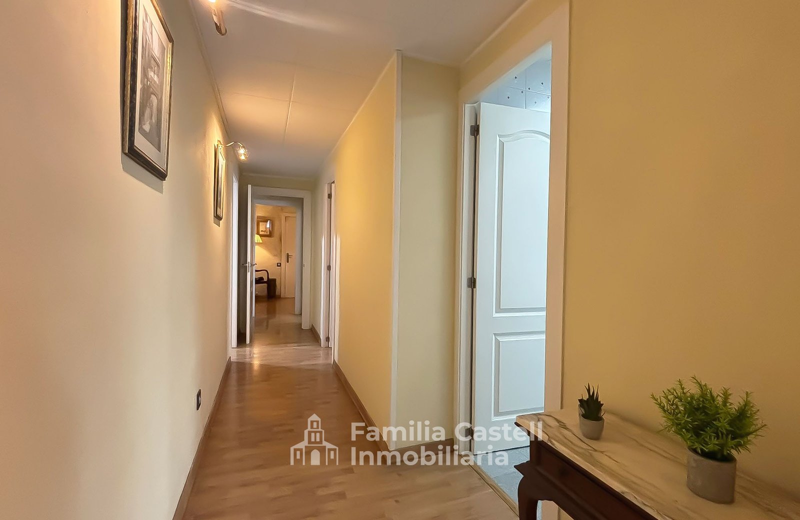 Piso con gran pasillo en el centro de Sant Cugat del Valles