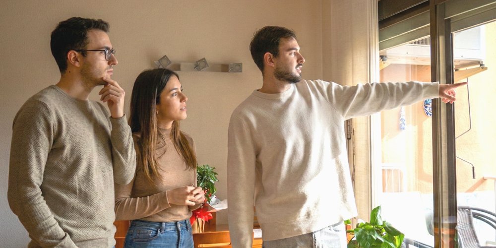 Visita piso Familia Castell Inmobiliaria